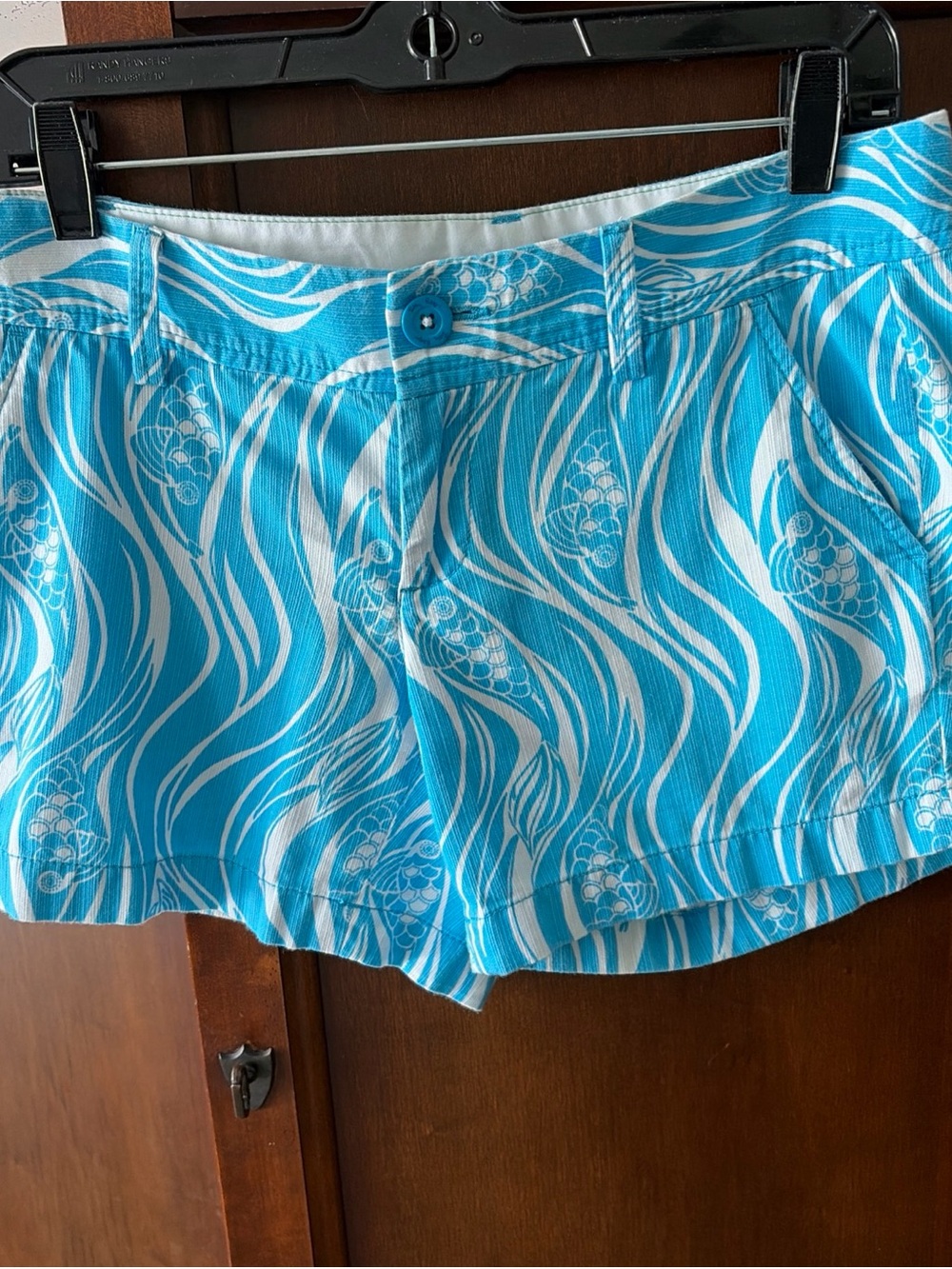 Lilly Pulitzer Turquoise & White Wave Print Shorts size 4 Callahan shorts